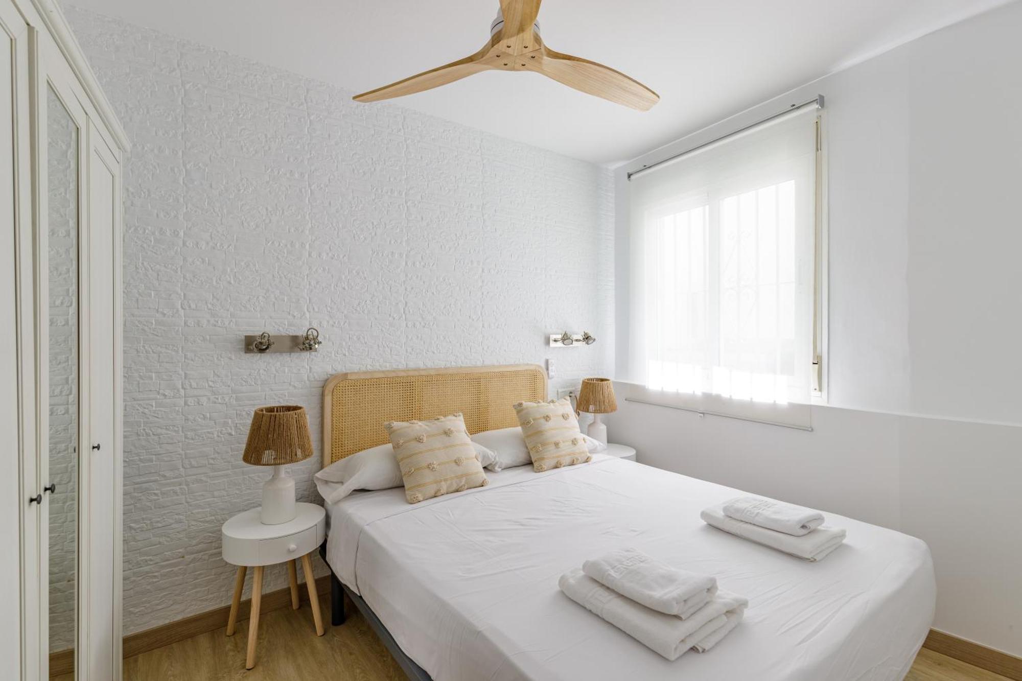 Caterina Pedregalejo Apartment Malaga Luaran gambar